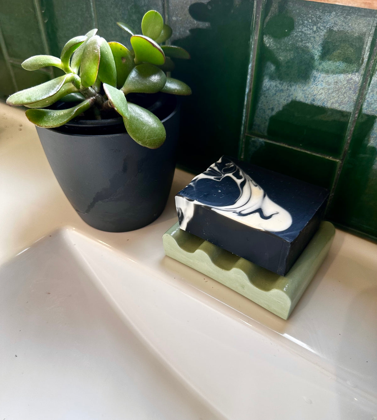 Chunky Wave Soap Dish