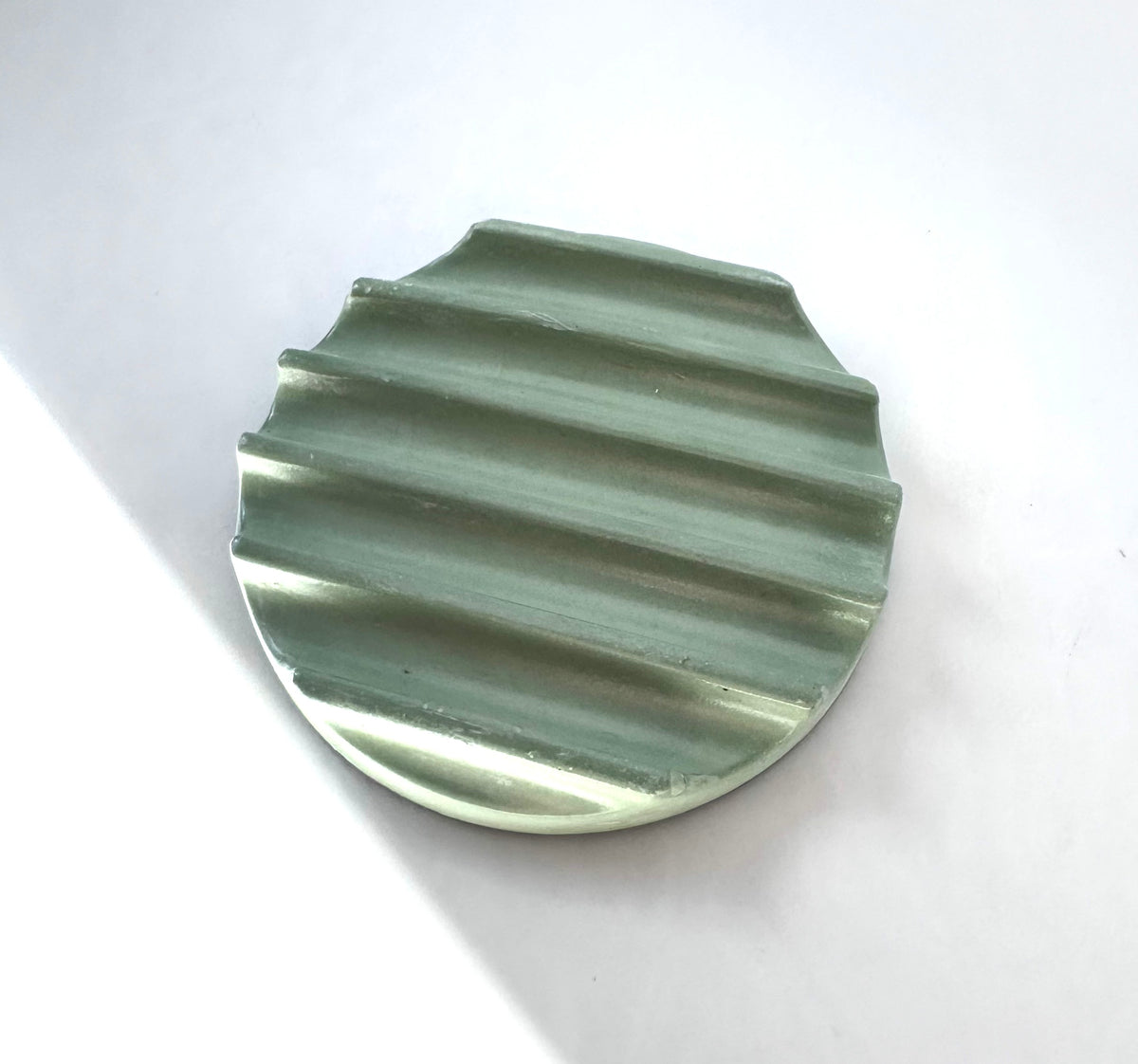 Round Ridge Soap Dish