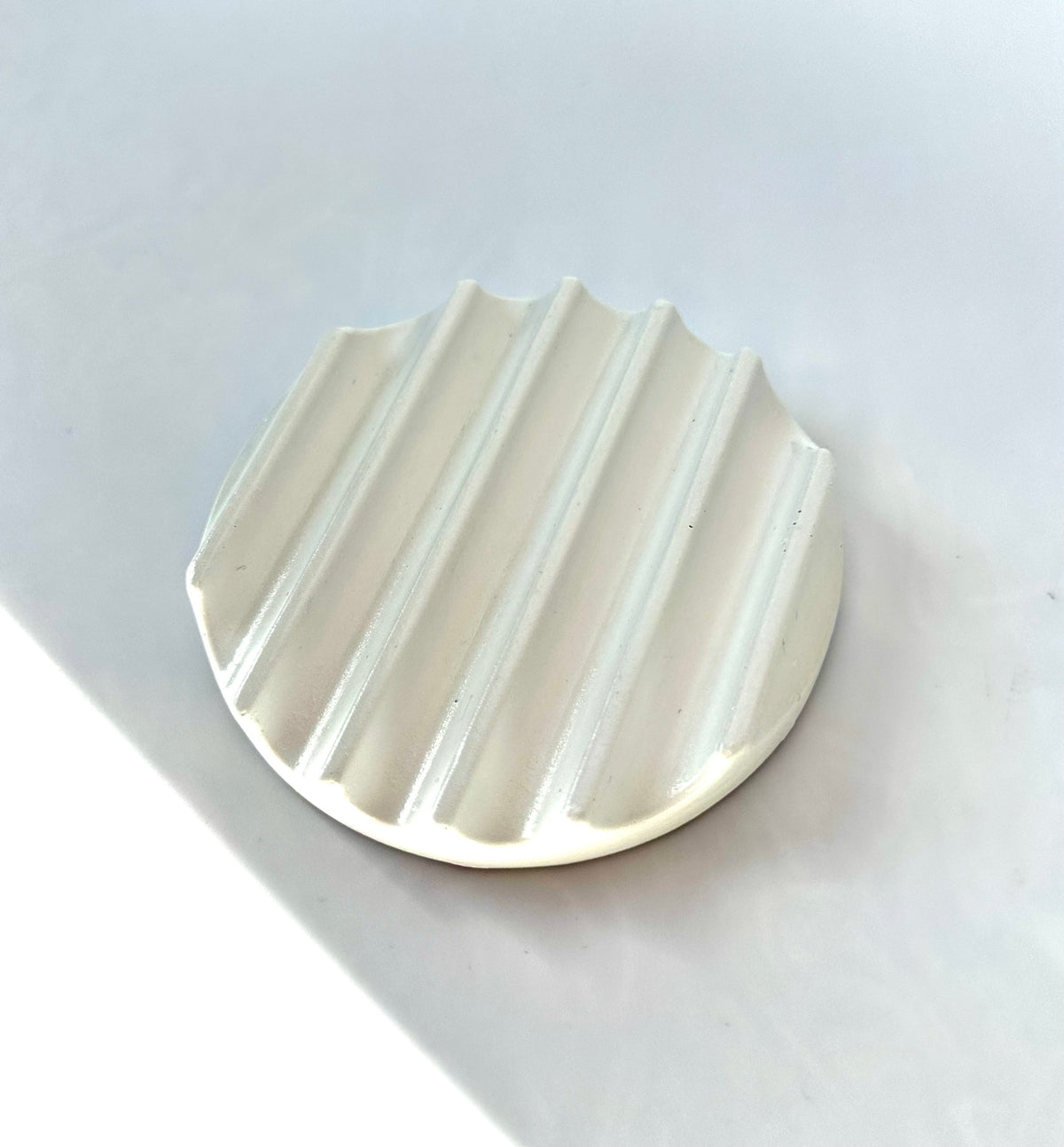 Round Ridge Soap Dish